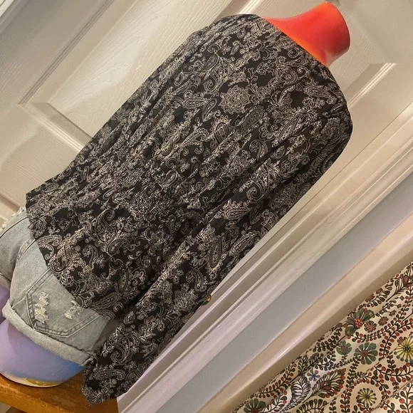 DR2 Long Sleeve V-Neck Peplum Top NWT - Picture 12 of 15